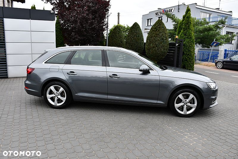 Audi A4 Avant 35 TFSI Sport S tronic - 28