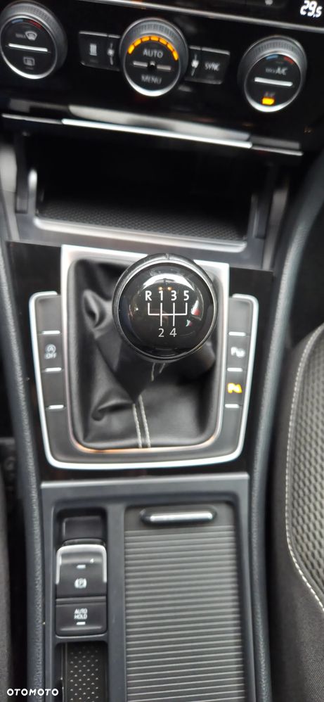 Volkswagen Golf 1.2 TSI BlueMotion Technology Cup - 27