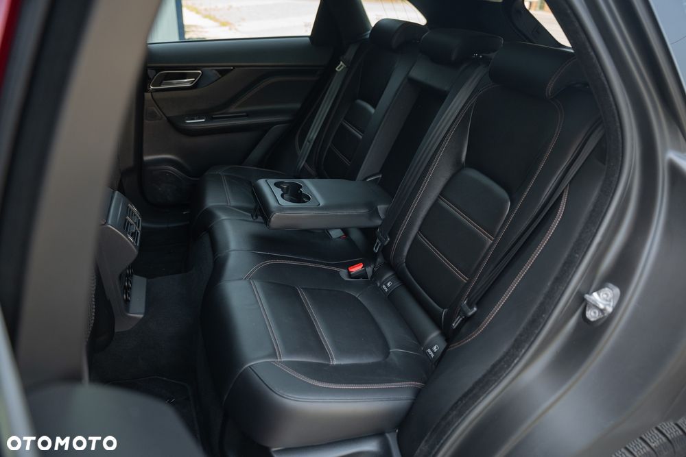 Jaguar F-Pace 25d AWD Prestige - 35