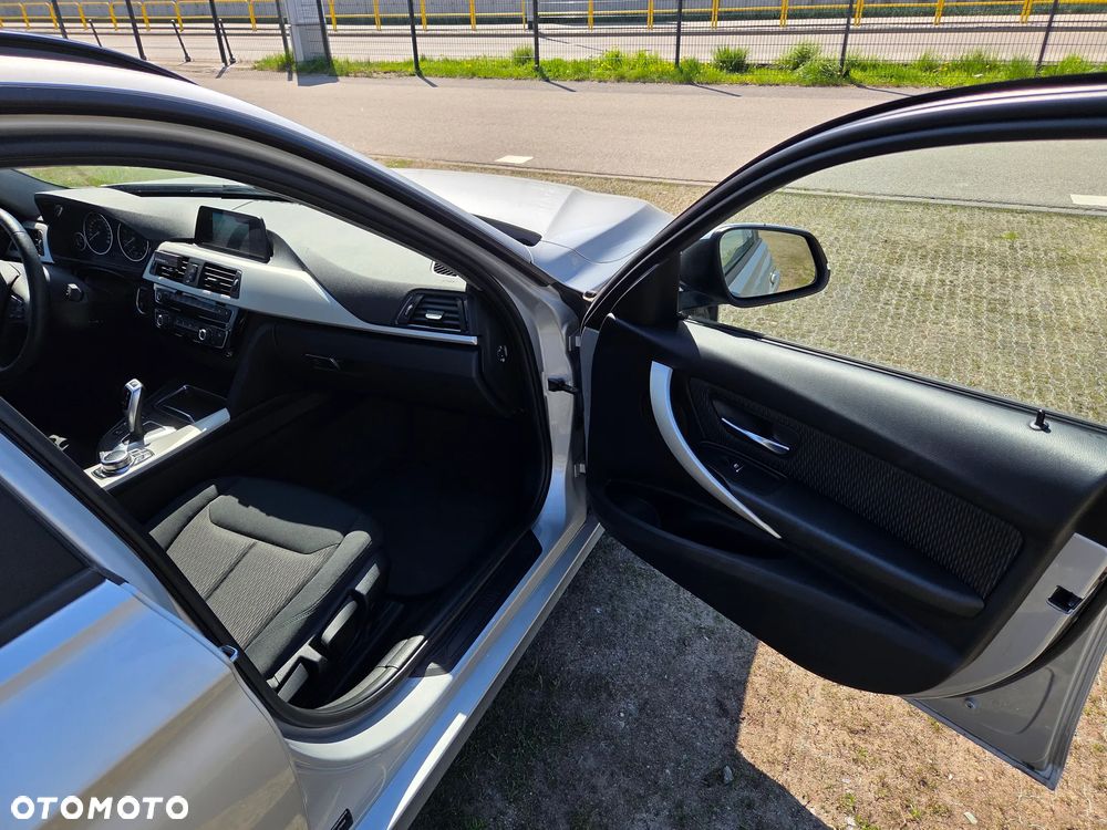 BMW Seria 3 318d Edition Luxury Line Purity - 12