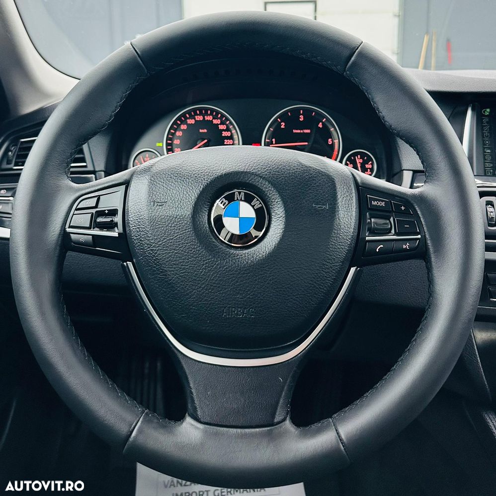 BMW Seria 5 520d Aut. Luxury Line - 32