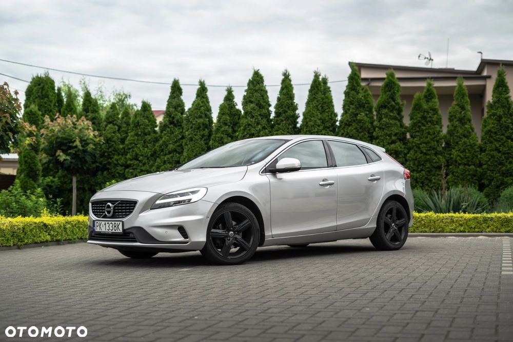 Volvo V40 D2 Drive-E SCR R-Design Momentum - 1
