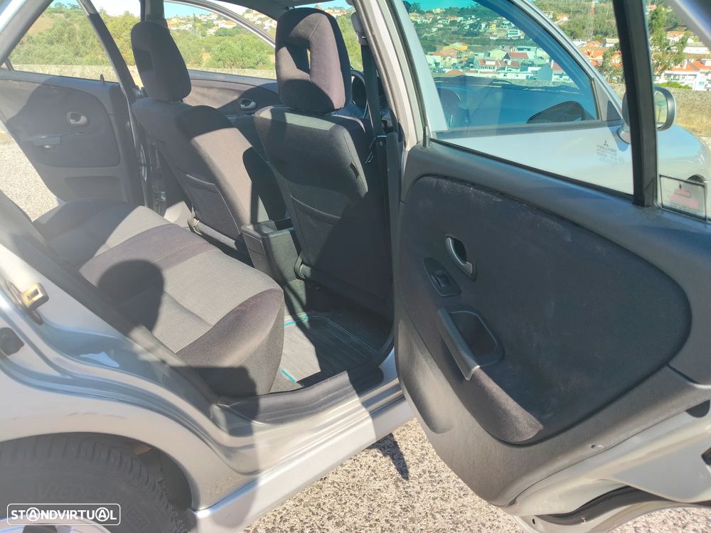 Mitsubishi Carisma SD 1.3 Comfort - 16