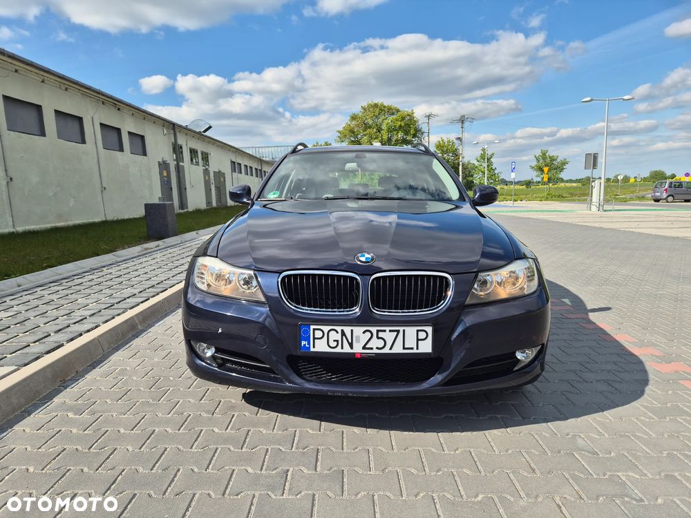 BMW Seria 3 318i - 17