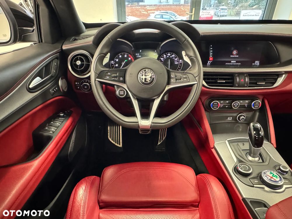 Alfa Romeo Stelvio 2.0 Turbo 16V AT8-Q4 Executive - 16