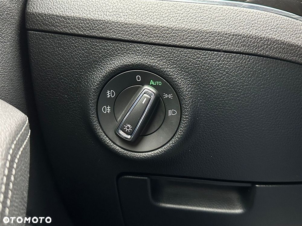 Skoda Superb 2.0 TDI SCR L&K DSG - 17