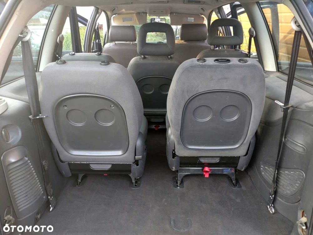 Ford Galaxy - 13