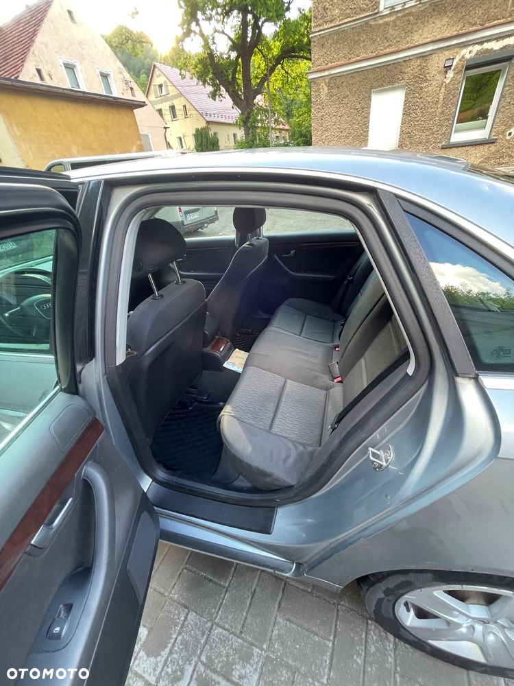 Audi A4 Limousine - 8