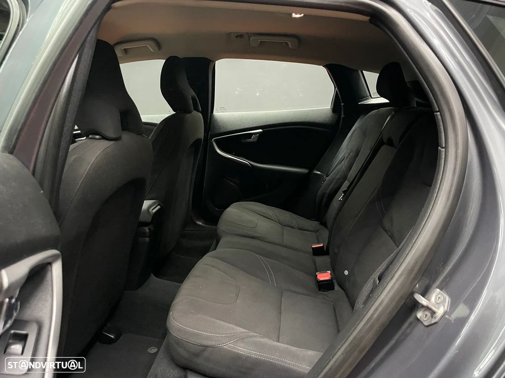 Volvo V40 1.6 D2 Momentum Eco - 6