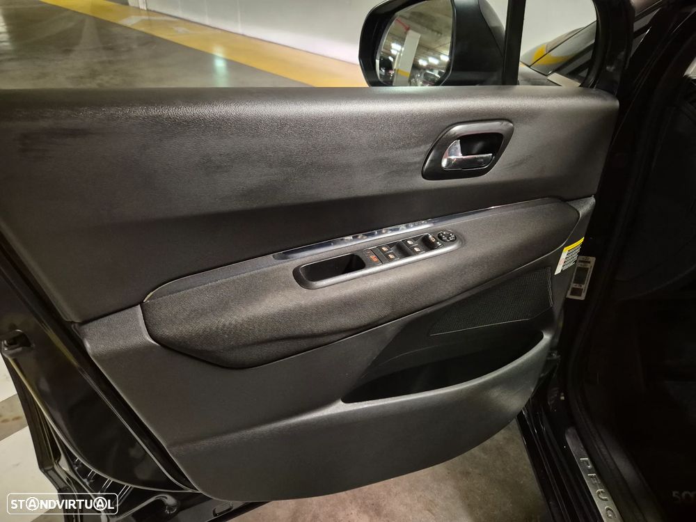 Peugeot 5008 1.6 E-HDi Tech-Motion CMP6 - 26