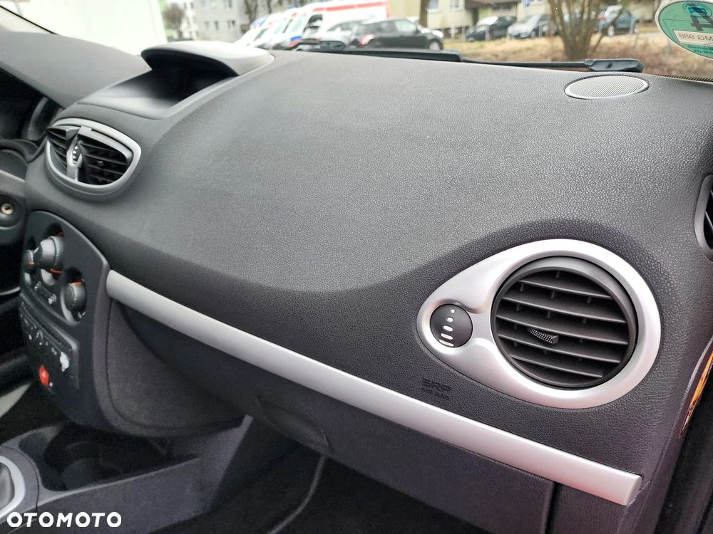 Renault Clio 1.2 16V Dynamique - 29