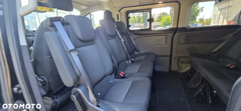 Ford Tourneo Custom 2.0 EcoBlue L1 Titanium - 34