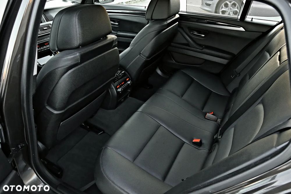 BMW Seria 5 - 32
