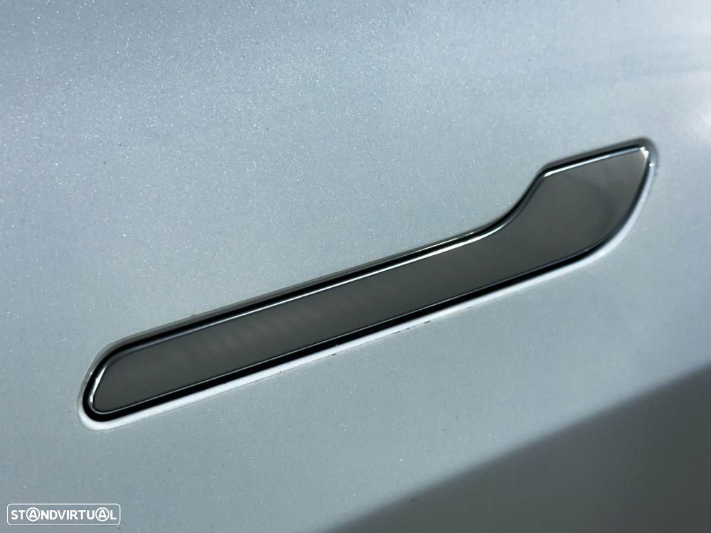 Tesla Model 3 Long-Range Dual Motor AWD - 17