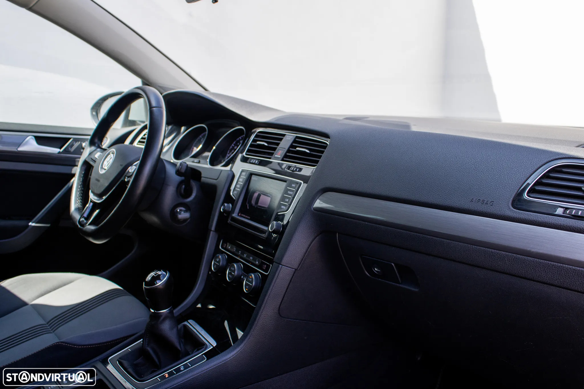VW Golf Variant 1.6 TDi BlueMotion Allstar - 23