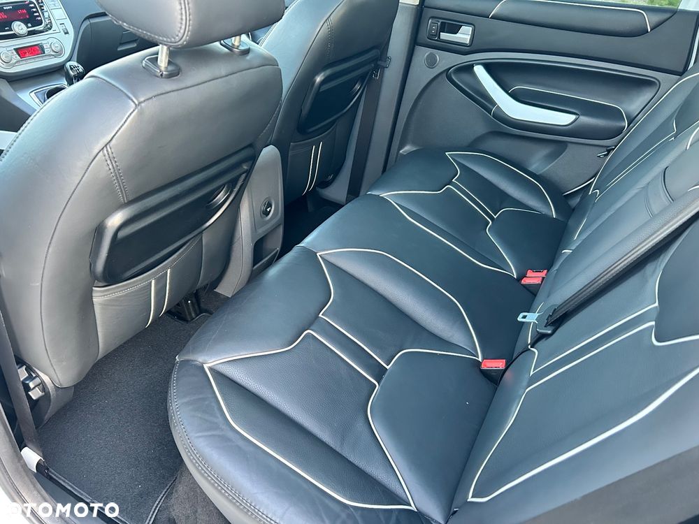 Ford Kuga 2.0 TDCi 4x4 Titanium - 13