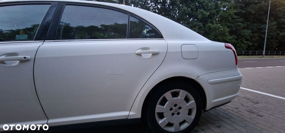 Toyota Avensis - 25