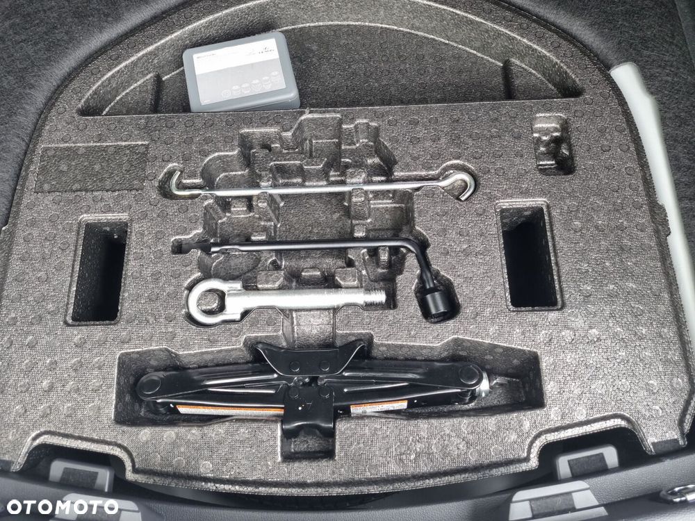 Toyota Corolla 2.0 Hybrid GR Sport - 25