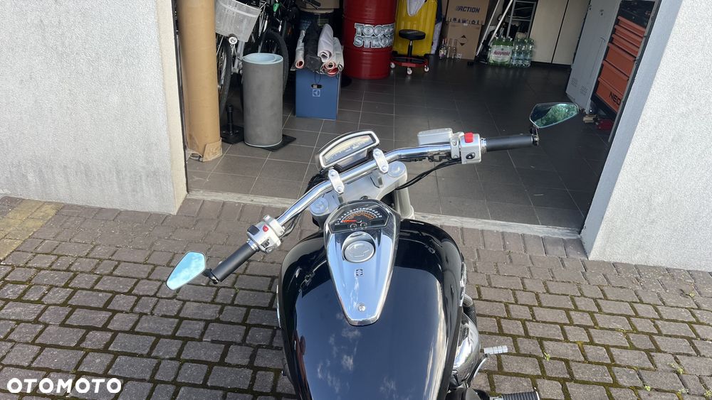 Suzuki Boulevard - 4