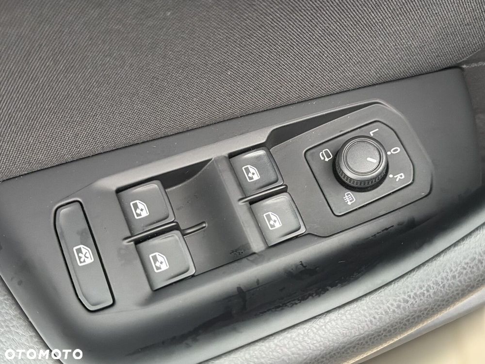 Volkswagen Passat - 14