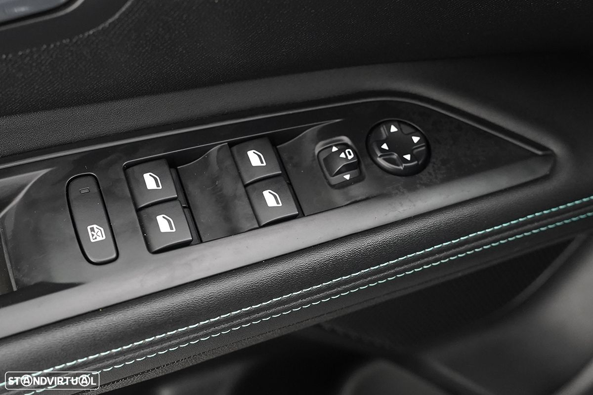 Peugeot 5008 1.2 PureTech Allure Pack EAT8 - 20