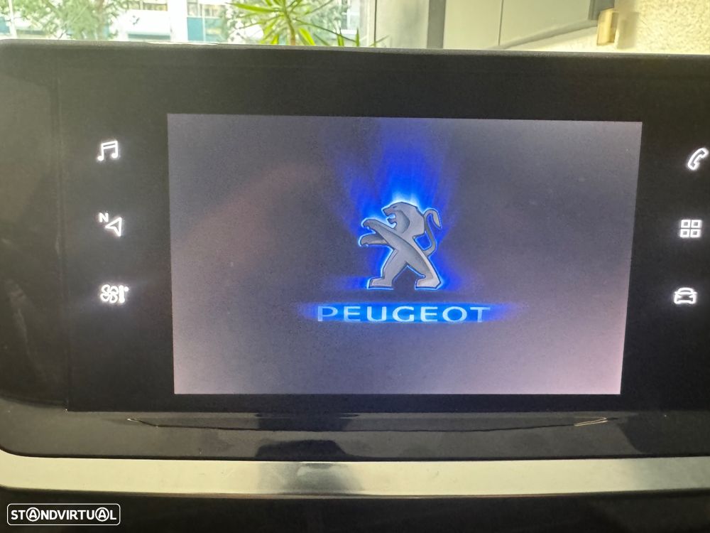Peugeot 2008 1.2 PureTech Active Pack - 17