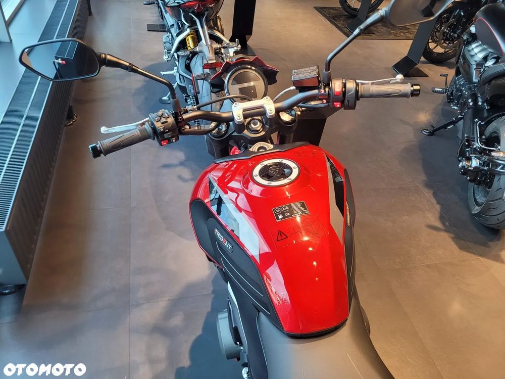 Triumph Trident - 3