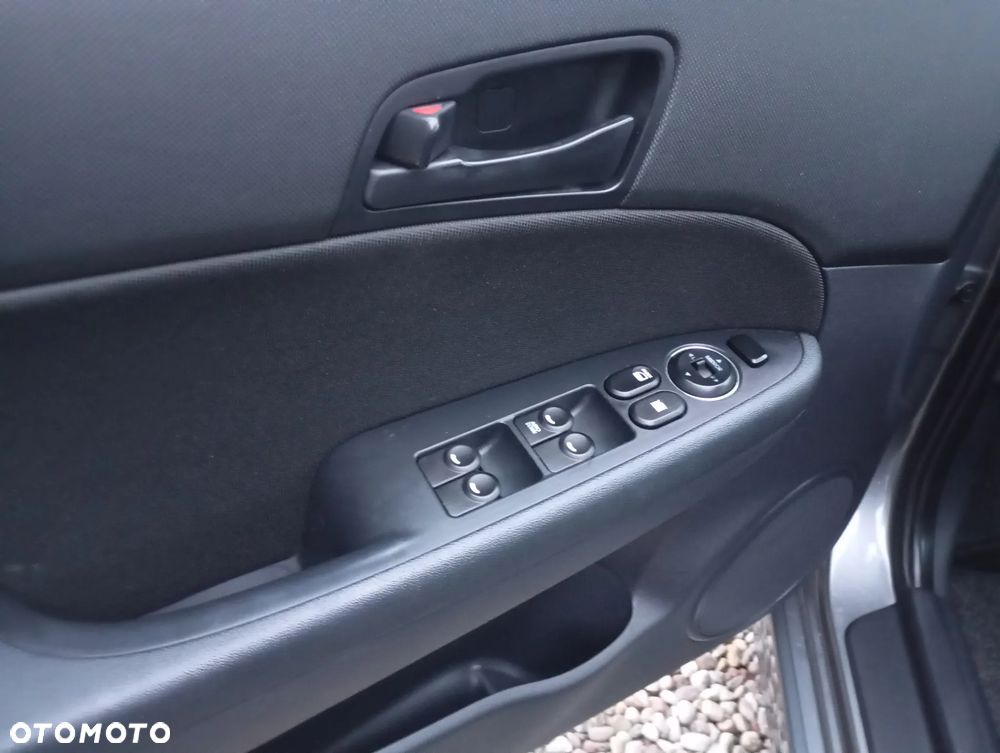 Hyundai i30 i30cw 1.4 Edition 20 - 21