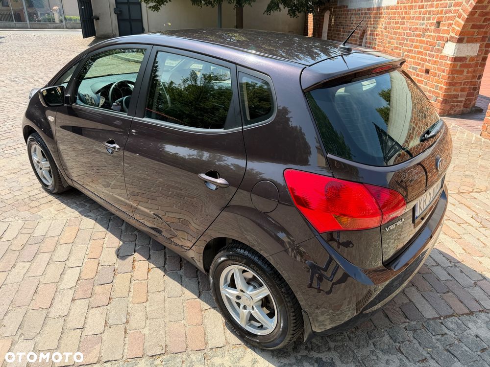 Kia Venga - 3