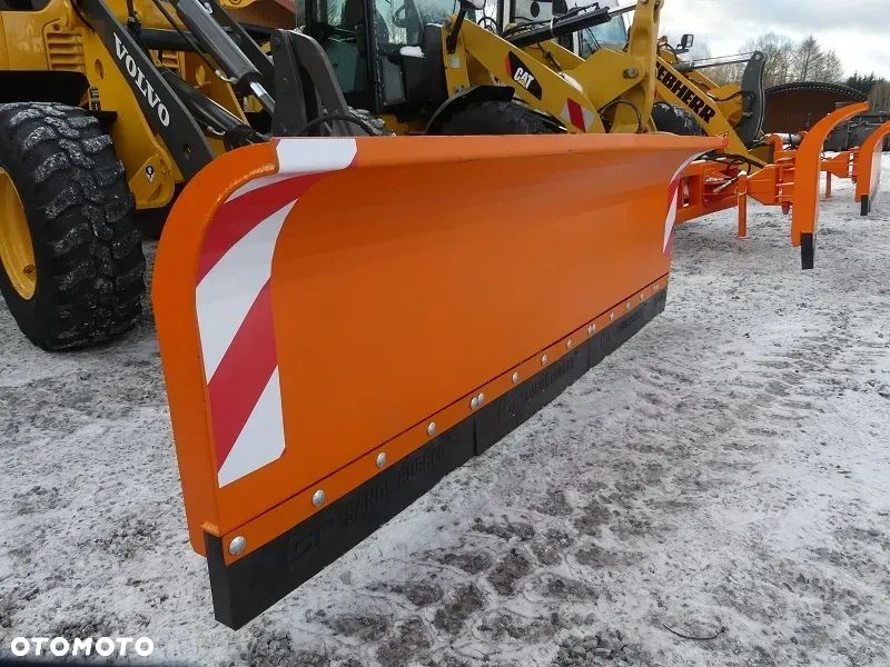 Pług do odśnieżania do ładowarki - 10