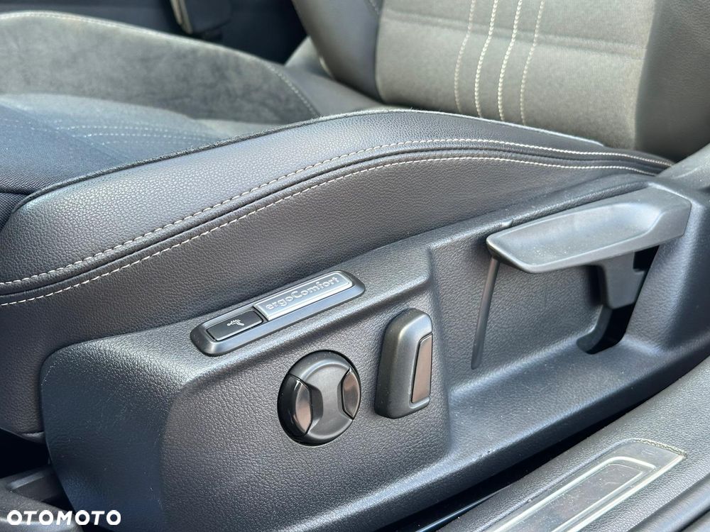 Volkswagen Passat Alltrack 2.0 TDI SCR 4Motion DSG - 34