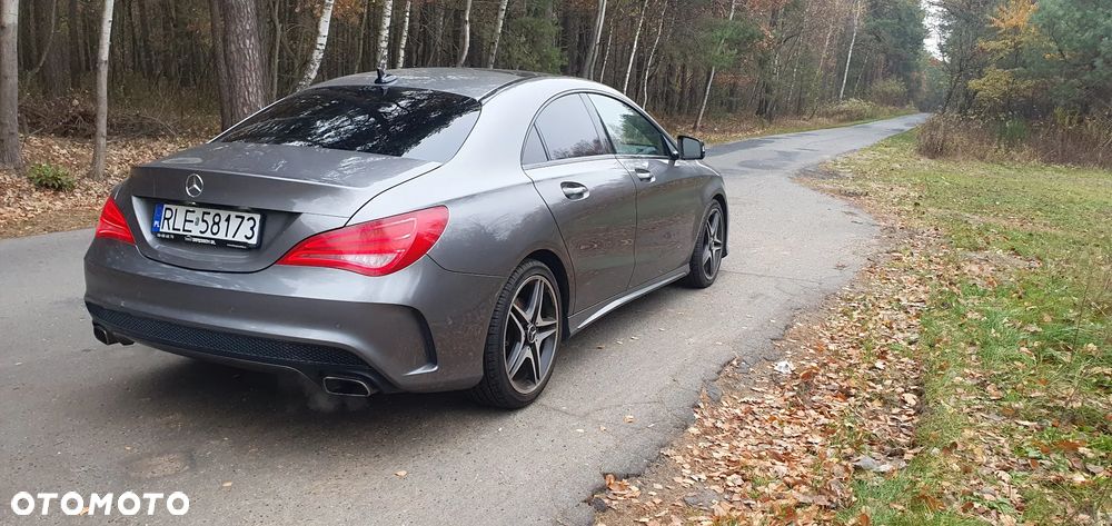 Mercedes-Benz CLA 200 AMG Line - 4