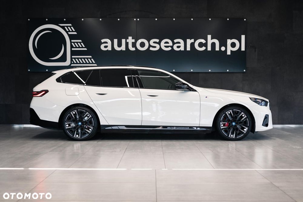 BMW i5 - 9
