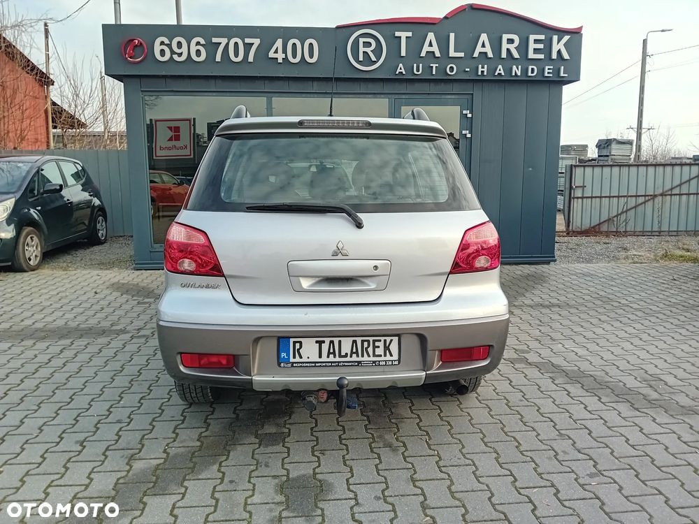 Mitsubishi Outlander - 10