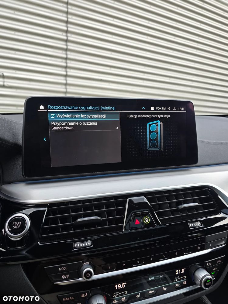 BMW Seria 5 530e Luxury Line sport - 31