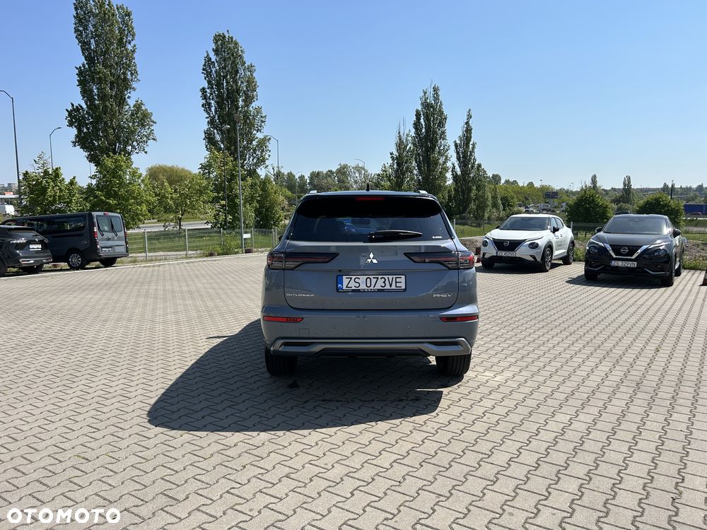 Mitsubishi Outlander Instyle Plus - 4
