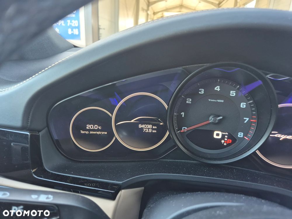 Porsche Cayenne Platinum Edition - 24
