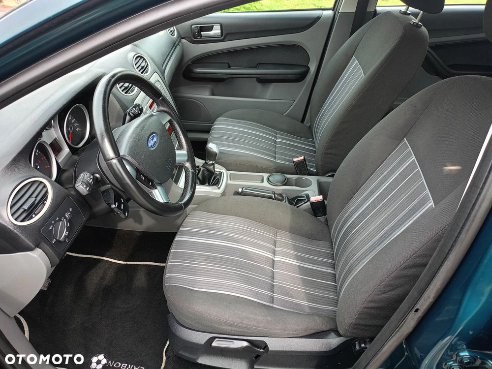 Ford Focus 1.6 Edition - 17