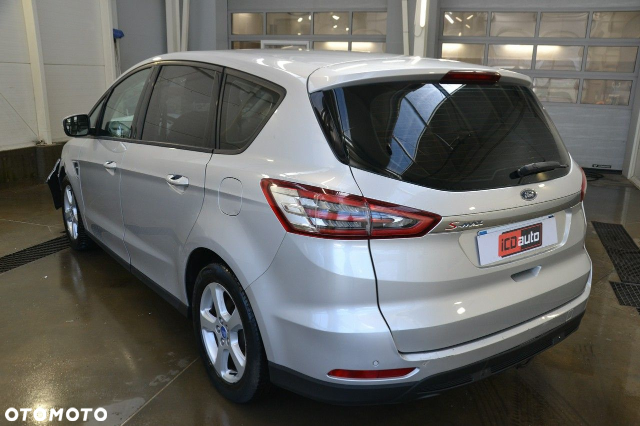 Ford S-Max - 8