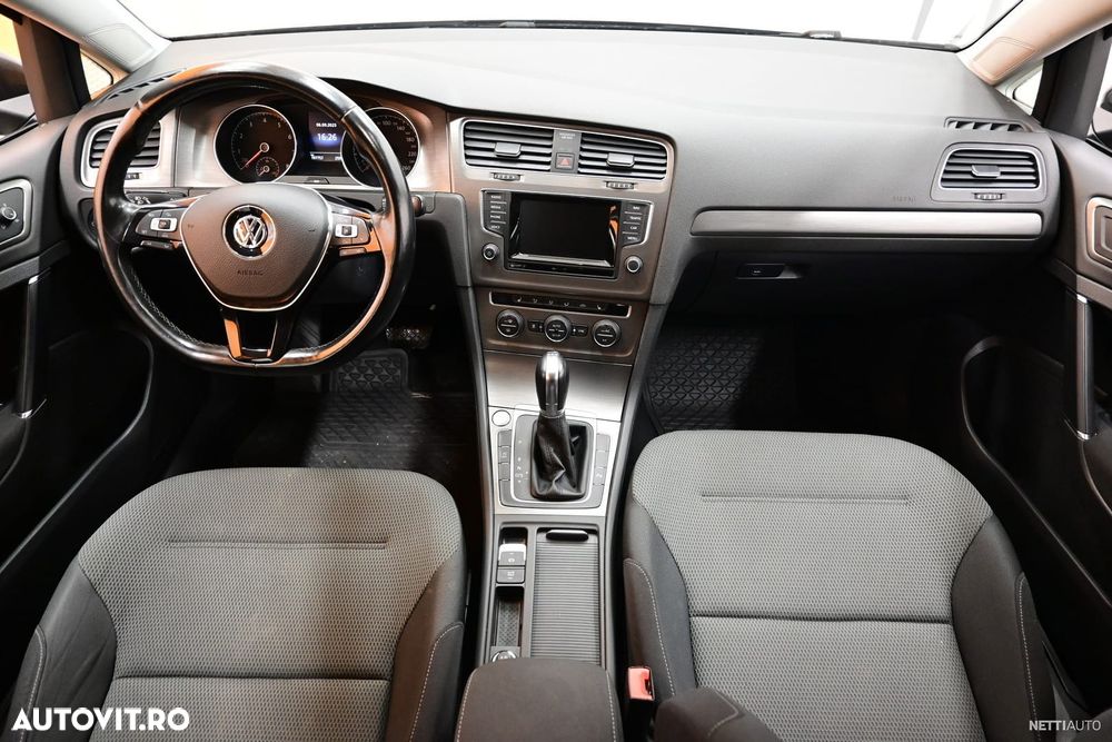 Volkswagen Golf 1.4 TSI Trendline DSG - 10