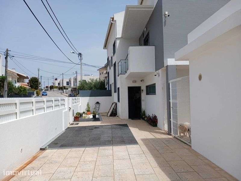Moradia T4 + 2 Charneca da Caparica - Grande imagem: 3/12