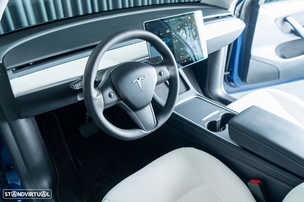 Tesla Model Y Long Range Dual Motor AWD - 23