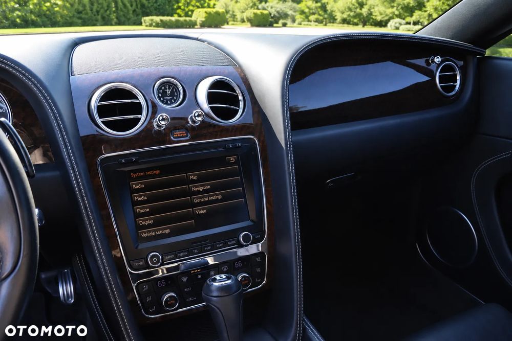 Bentley Continental GT V8 - 32
