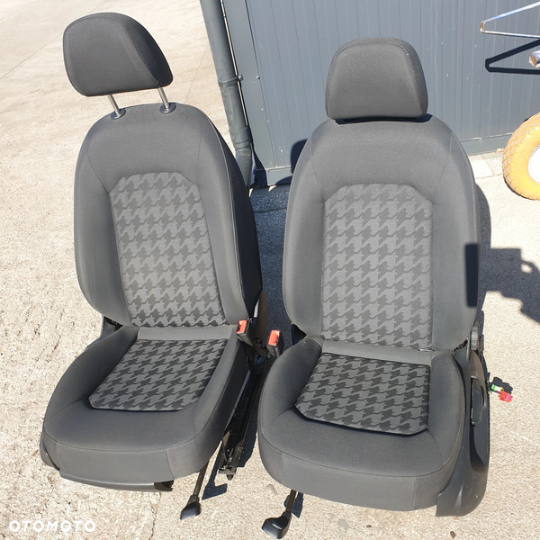 AUDI A3 8V FOTEL PRAWY POSZYCIE