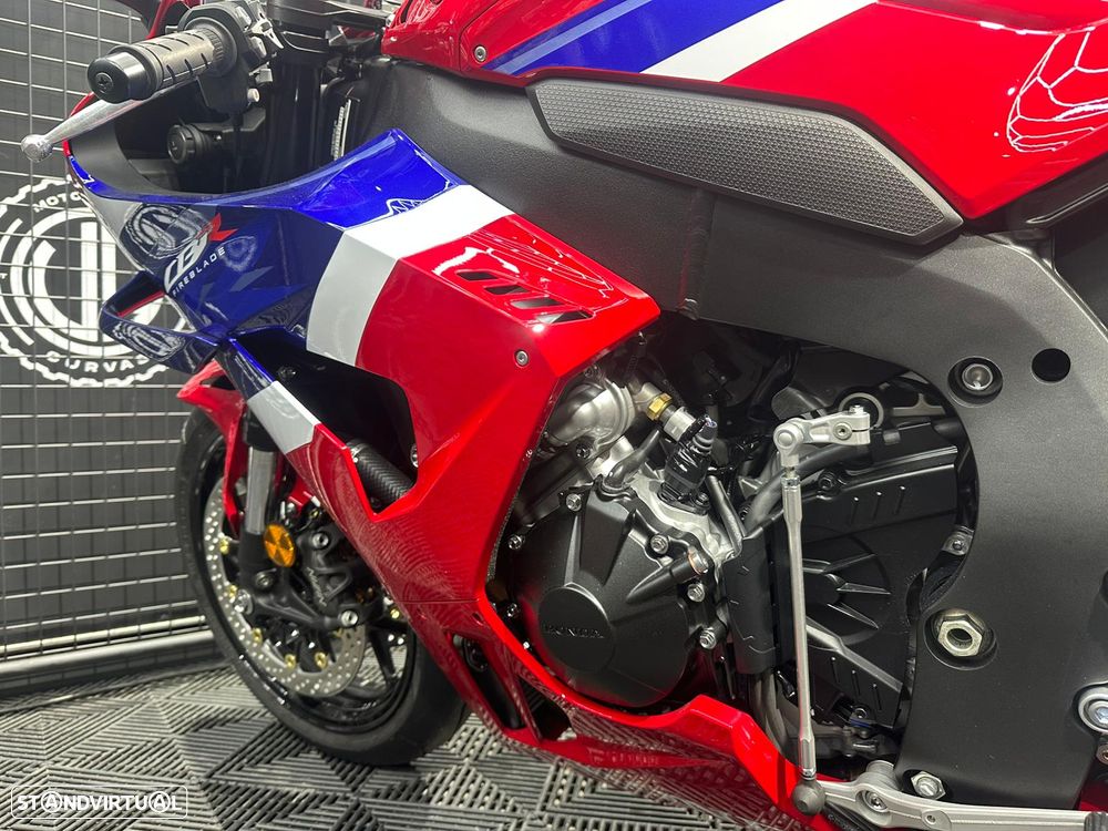 Honda CBR 1000RR-R FIREBLADE - 3