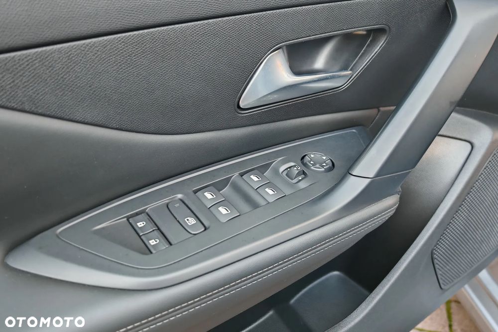 Peugeot 308 1.5 BlueHDi Allure S&S EAT8 - 16