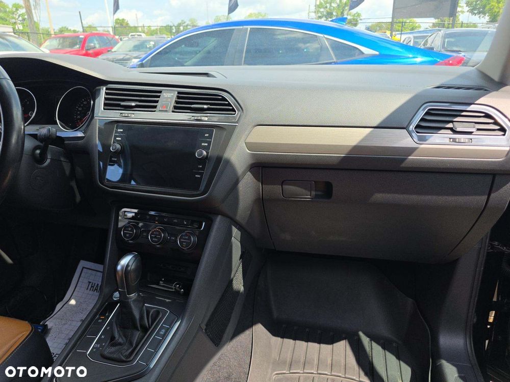 Volkswagen Tiguan - 19