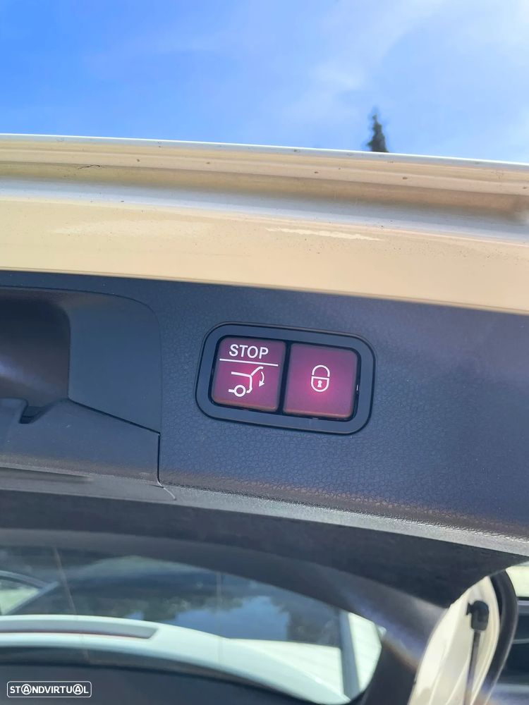 Mercedes-Benz E 300 de 9G-TRONIC AMG Line - 12