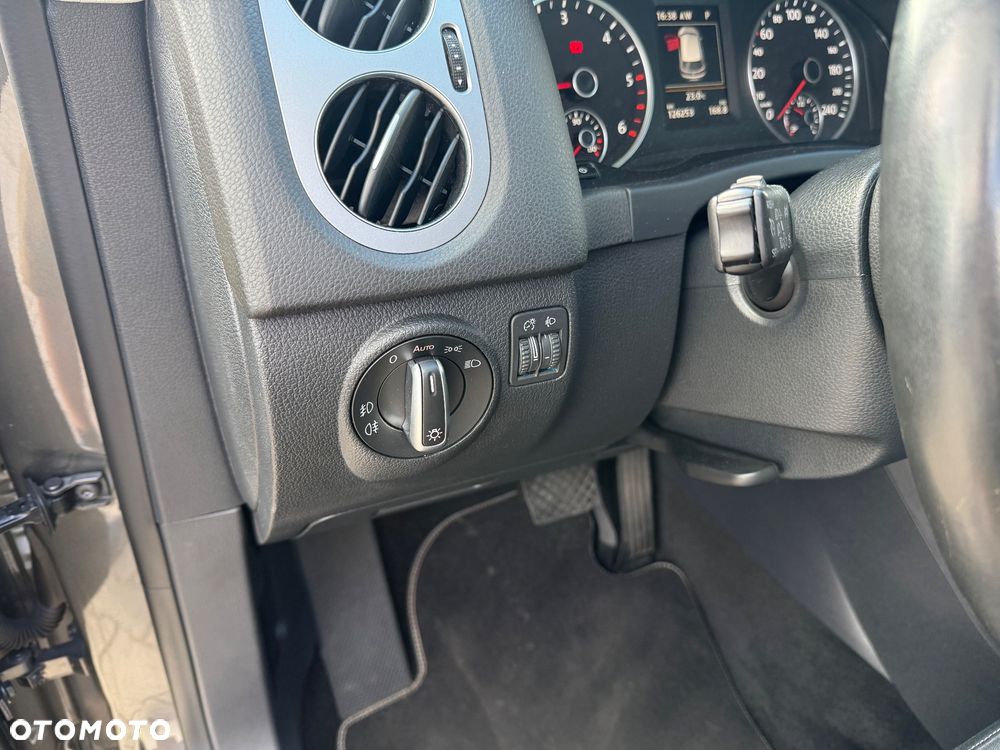 Volkswagen Tiguan - 9