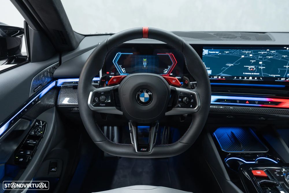 BMW M5 Touring xDrive - 24
